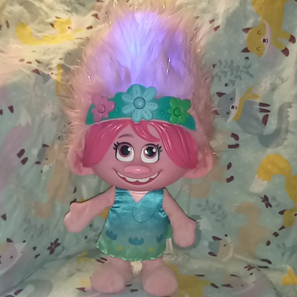 Poppy light up singing tot
